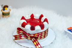 *Cake of the Month* Strawberry Serenade in Cream