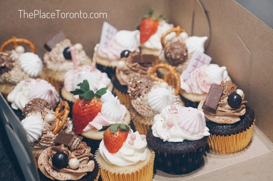 Premium Fresh Cream Cupcake Box (16 cupcakes)